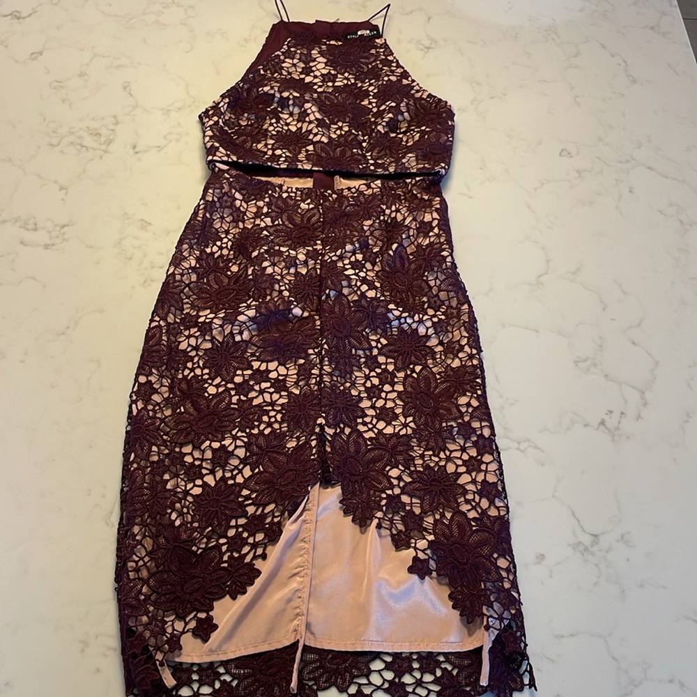 Stylestalker Rosale Lace Dress with Cut Out - Picture 4 of 9